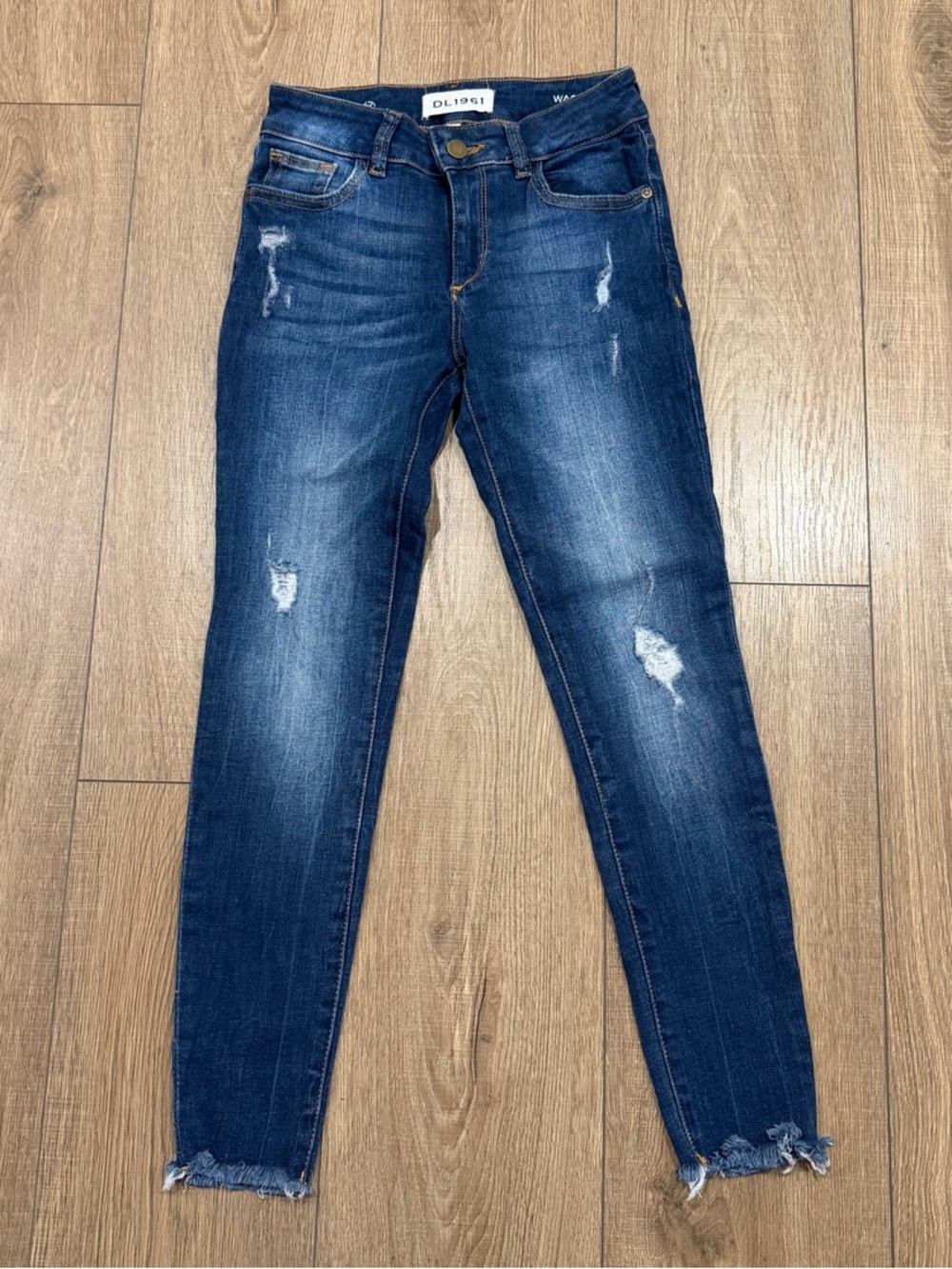 DL1961 Wagner petite ankle Women's Dark Blue Distressed Slim Jeans, size 24